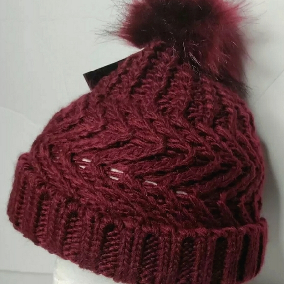 NEW Westloop Knit Pom Cuff Beanie Winter Hat, Skull Cap. Wine. Women, One Size. - Picture 6 of 7